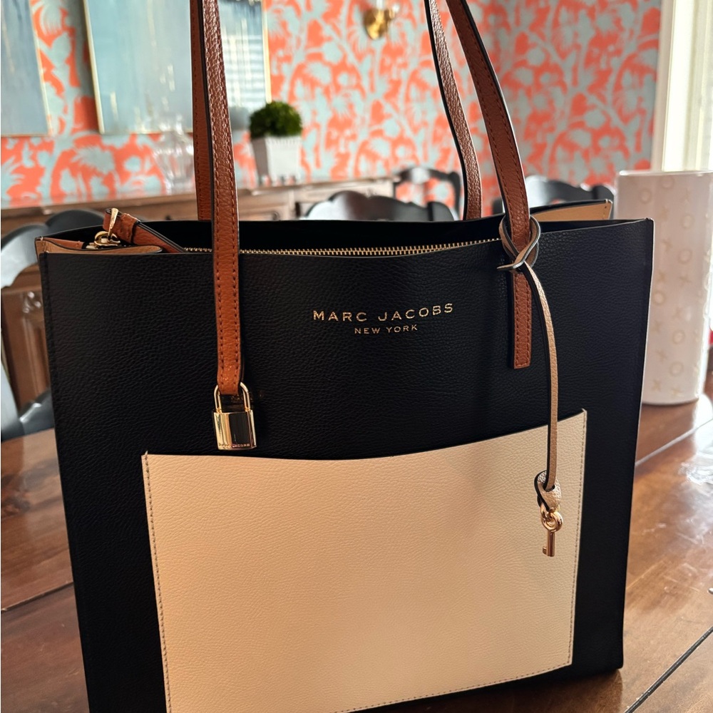 Marc Jacobs Black and Cream Women's Bag